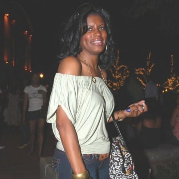 Meet your Posher, Stephanie - Picture 1 of 1